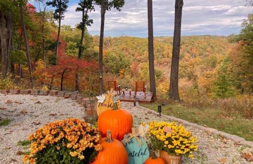 Eureka Springs Cabin | Grateful Mountain Retreat