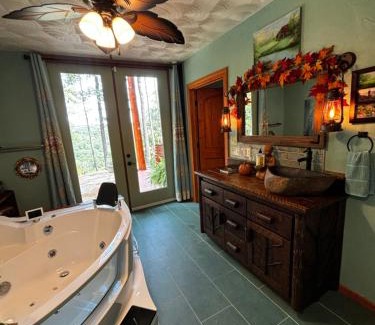 Eureka Springs Cabin | Grateful Mountain Retreat