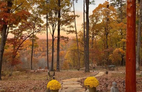 Eureka Springs Cabin | Grateful Mountain Retreat