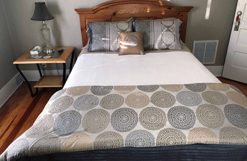 Fairbury Bed & Breakfast | Grayhouse Inn - Room #4