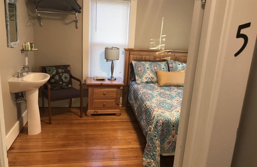 Fairbury Bed & Breakfast | Grayhouse Inn - Room #5