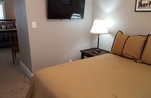 Fairbury Bed & Breakfast | Grayhouse Inn - Room #9