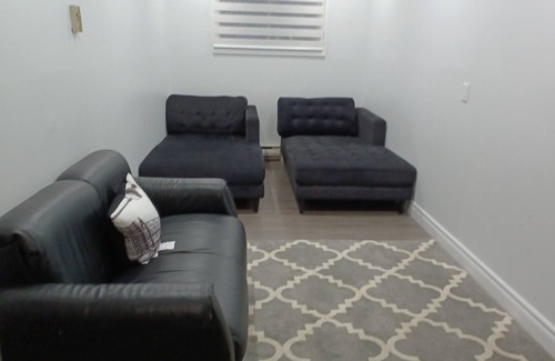 Lindsay Apartment | Great 3 bedroom apartment in Lindsay near to town , $89