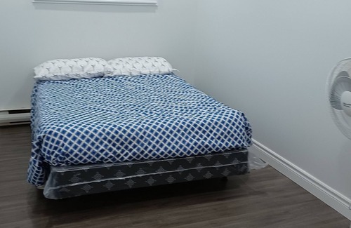 Lindsay Apartment | Great 3 bedroom apartment in Lindsay near to town , $89