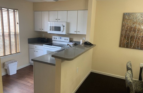 Berkeley Condo | Great 4BDR/4BA combined unit sleeps 12 in Williamsburg, VA
