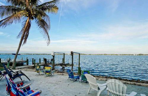 Englewood Villa | Great After Milton-gorgeous Waterfront! Io