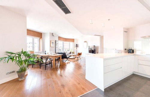 Moncloa - Arguelles Apartment | Great apartment in Torre Madrid. Plaza España