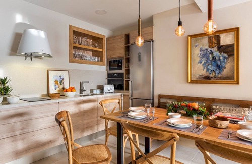 Genil Apartment | Great Apartment in Traditional House near Alhambra. San Ignacio I
