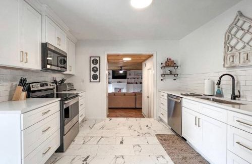 Northport House | Great Cabin Perfect for Small Groups in Northport, Alabama