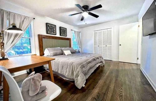 Northport House | Great Cabin Perfect for Small Groups in Northport, Alabama