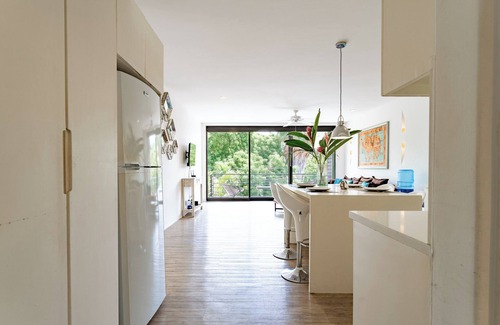 R Condo | Great condo - close to everything