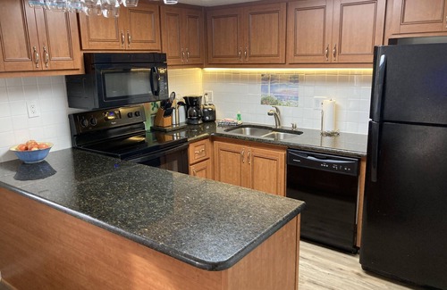 Sunnyside Condo | Great condo on the beach! Come enjoy the view!