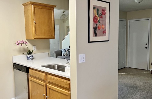 Lawrence House | Great Contemporary 4 Bedroom House with a Fenced Yard. Your Home Away From Home