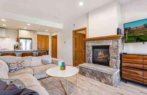 Avon Condo | Great Dates and Rates All Summer! Our 1BR is Near Shops & Dining. Long Stay Rates Available