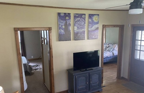 De Pere House | Great De Pere Home Near Lambeau Field in Wonderful Neighborhood