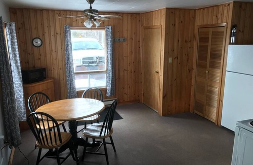 Alban Cabin | Great Escape Cabins: Cabin 2