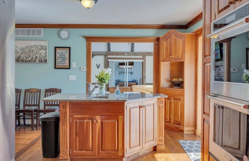 Blakeslee House | Great Escape: Private 2 Acres, Pool Table, Air Hockey, Shuffleboard, Ping Pong