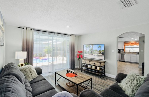 Regency Park House | 🌴 Great escape with private heated pool LOOK INSIDE