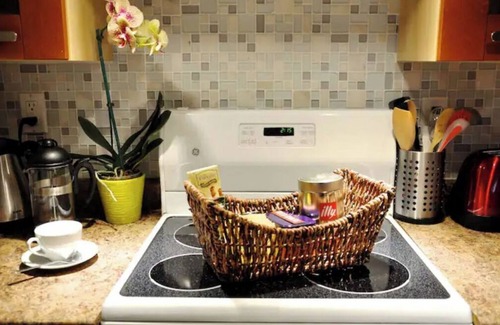 Oakwood Village Apartment | Great Family-Friendly Toronto apt.