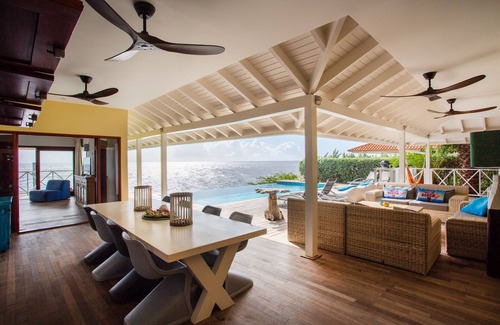 Jan Thiel Villa | Great family waterfront villa in luxury Ocean Resort Boca Gentil in Curacao