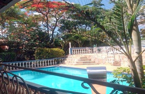 Aluminio House | Great farm close to São Paulo for your leisure safe and cozy place