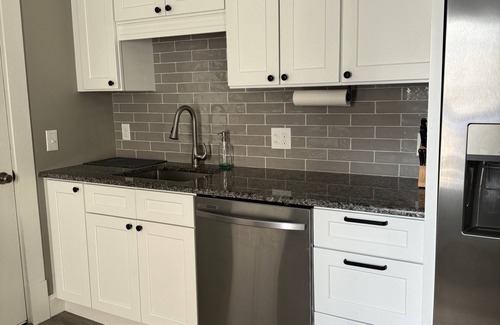 Springfield Apartment | Great First Floor Apartment close to many local attractions!