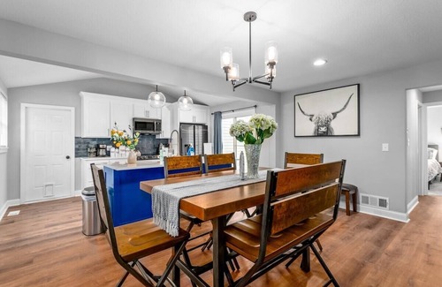 Overland Park House | Great for Families|5BR/3BA|Great Location