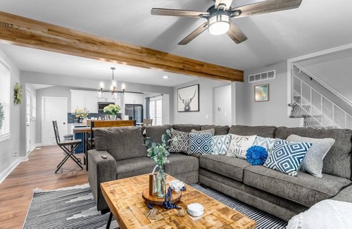 Overland Park House | Great for Families|5BR/3BA|Great Location
