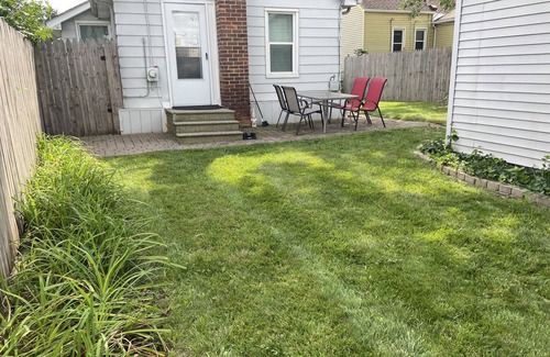 Ferndale House | Great for families, 2 full bathrooms. Walkable to Downtown Ferndale.