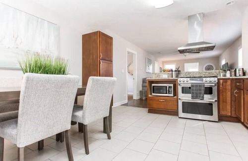 Libertyville Apartment | Great For Families DT Libertyville near Naval Base