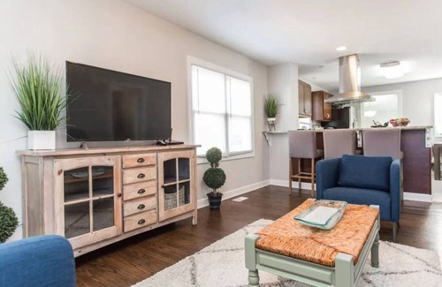 Libertyville Apartment | Great For Families DT Libertyville near Naval Base