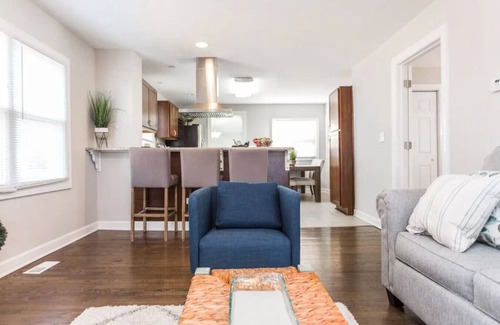 Libertyville Apartment | Great For Families DT Libertyville near Naval Base