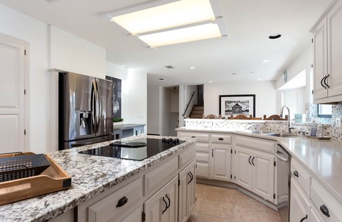 Dripping Springs House | Great for Large Groups w/Private Pool, Fire Pit & Tennis Court– Secluded Retreat