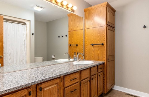 Ames House | Great for large gatherings. Quick walk to Jack Trice Stadium!