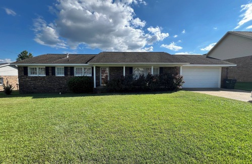 Forest Lake House | GREAT Game Day Home Close to University of Alabama