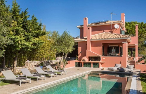 Kaligata Villa | Great gardens, close to shops and tavernas.