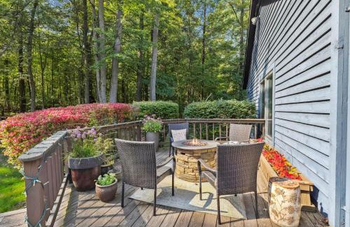 Painesville House | Great Group Getaway: Games Galore + Outdoor Oasis