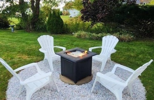 Old Saybrook House | Great Hammcock Getaway, cozy home, hot tub, fire pit, beaches nearby.