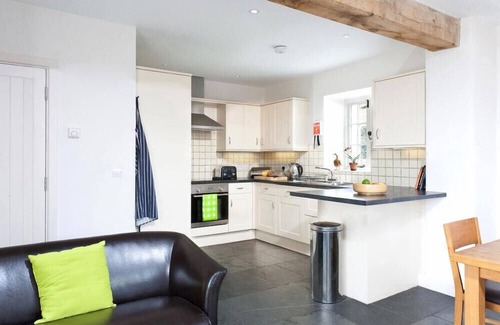 Low Newton Cottage | GREAT HARTBARROW FARM COTTAGE, pet friendly in Bowland Bridge