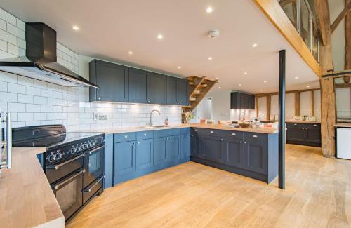 Sittingbourne House | Great Higham Barn Complex by Bloom Stays