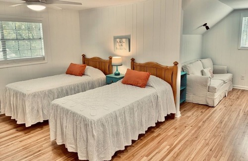 Jekyll Island Cottage | Great Home for your Family!