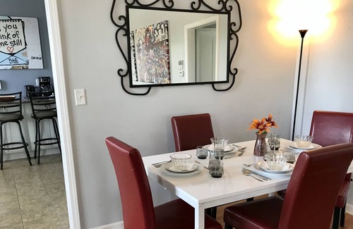 La Salle House | Great Homebase Bungalow 10 Mins to Starved Rock - managed by Superhost!