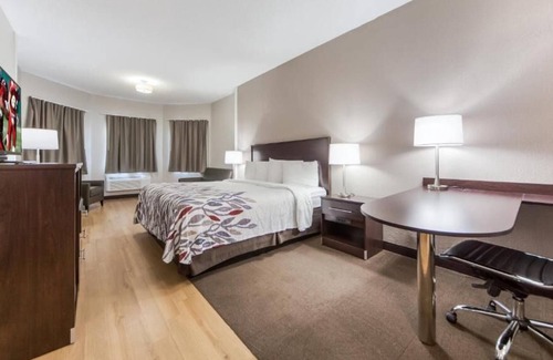 Council Bluffs Hotel | Great Hotel For The Price & Close To The Old Market! On-site Pool, Pet-Friendly!