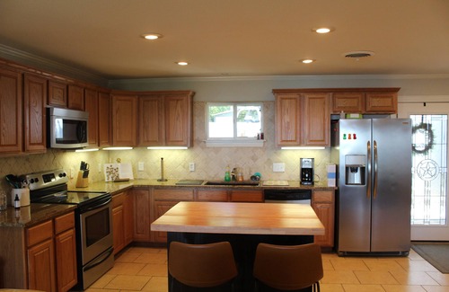 Seven Points House | Great House on Lake with Swimming, Fishing and Boating