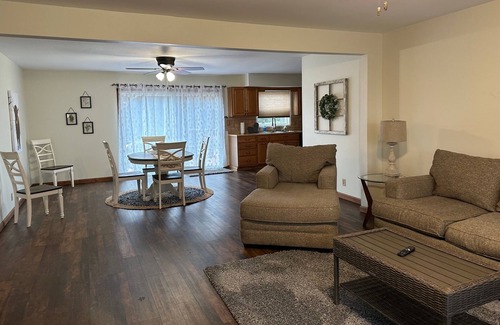 Penfield House | Great house with plenty of space for your guests- PETS STAY FREE