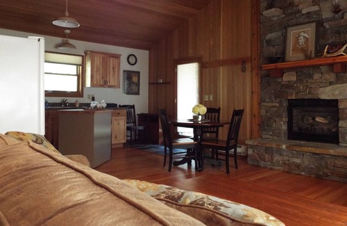 Trout Creek Cabin | Great little cabin in woods.