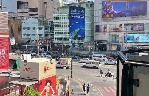 Asoke Apartment | Great location in a quite area,walking distance to MRT/BTS