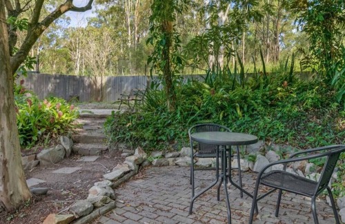 Holland Park West House | Great Location Cute Family Home, beautiful nature