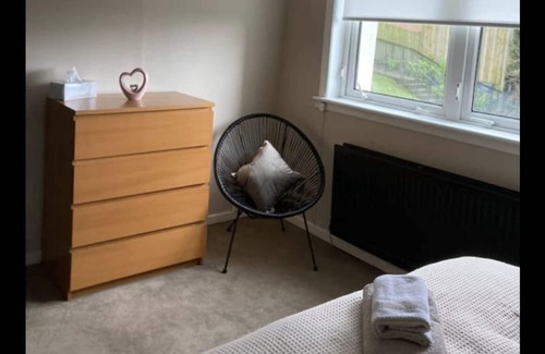 Clydebank Apartment | Great location between Glasgow city center, Loch Lomond and Glasgow Airport!