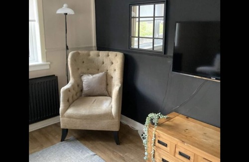 Clydebank Apartment | Great location between Glasgow city center, Loch Lomond and Glasgow Airport!